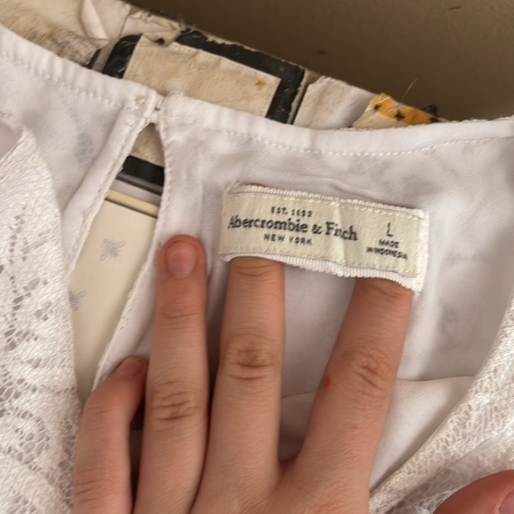 Abercrombie and Fitch New York White lace top - Picture 2 of 3